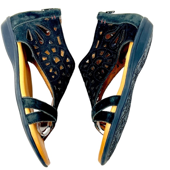 Rockport women's Cobb Hill Black Leather Laser Cut Design Flat Sandals size 7 - Picture 4 of 10